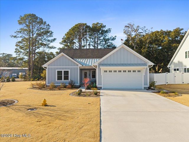 458 Raven Glen Drive, Southport, NC 28461