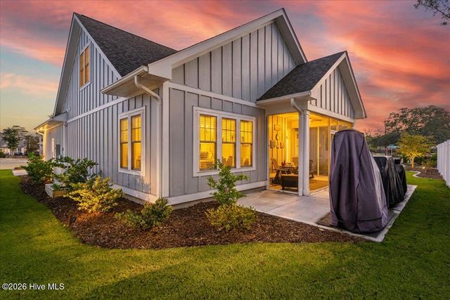 458 Raven Glen Drive, Southport, NC 28461