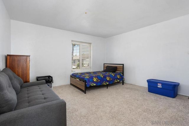 408 Shadow Tree Dr, Oceanside, CA 92058