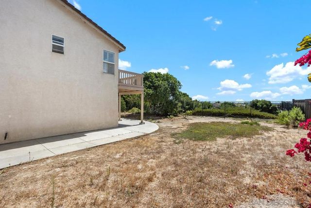 408 Shadow Tree Dr, Oceanside, CA 92058