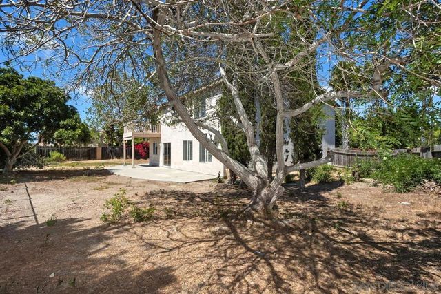 408 Shadow Tree Dr, Oceanside, CA 92058
