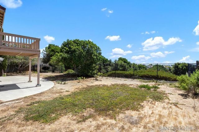 408 Shadow Tree Dr, Oceanside, CA 92058