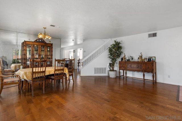 408 Shadow Tree Dr, Oceanside, CA 92058