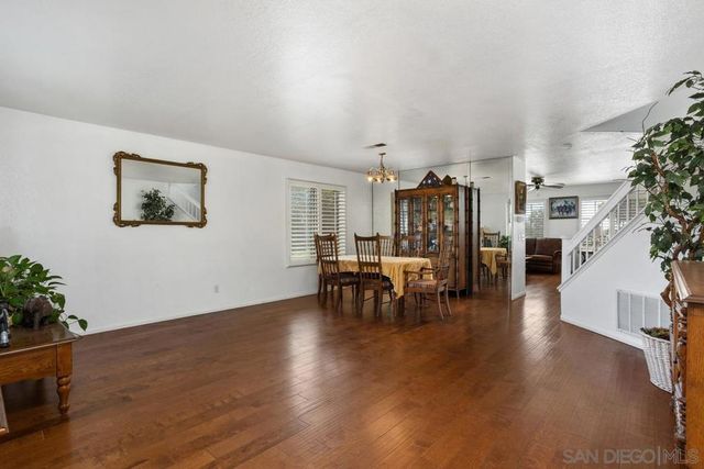 408 Shadow Tree Dr, Oceanside, CA 92058