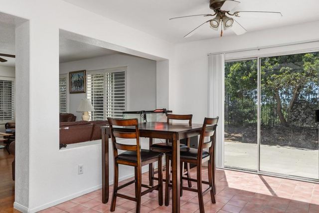 408 Shadow Tree Dr, Oceanside, CA 92058