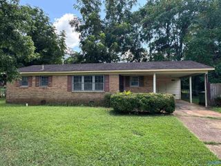 3301 Greenhill Drive NW, Huntsville, AL 35806