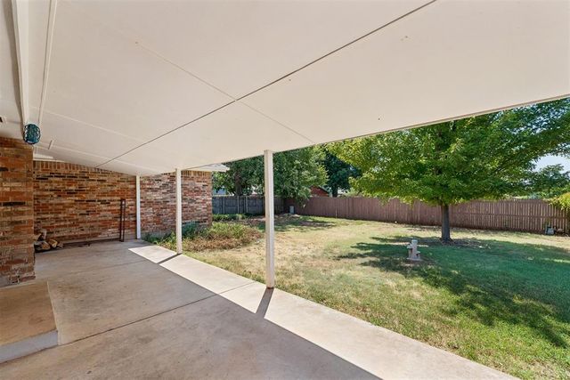 213 S Silver Drive, Mustang, OK 73064