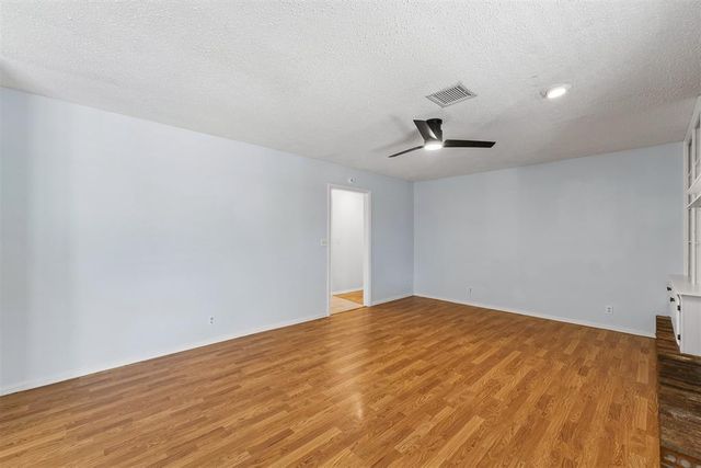 213 S Silver Drive, Mustang, OK 73064