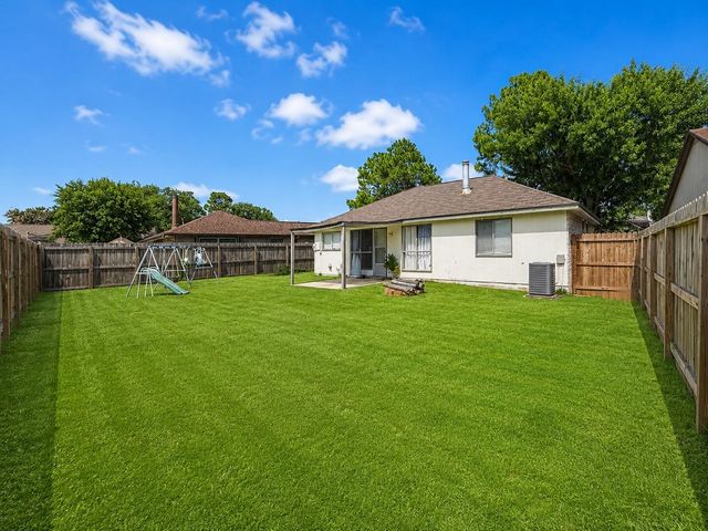 7819 Breda Drive, Baytown, TX 77521