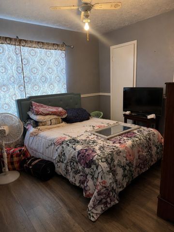 7819 Breda Drive, Baytown, TX 77521