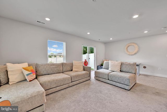 5318 PHILLIS WHEATLEY PL, White Plains, MD 20695
