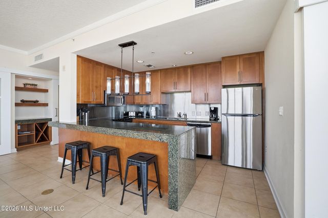 2060 Beach Boulevard, 204, Biloxi, MS 39531