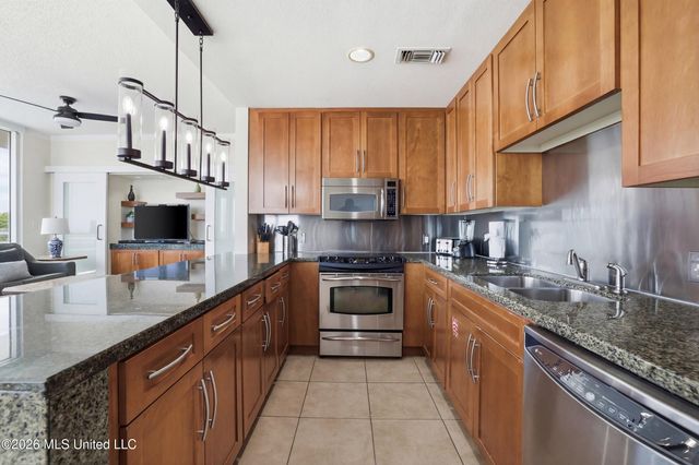 2060 Beach Boulevard, 204, Biloxi, MS 39531