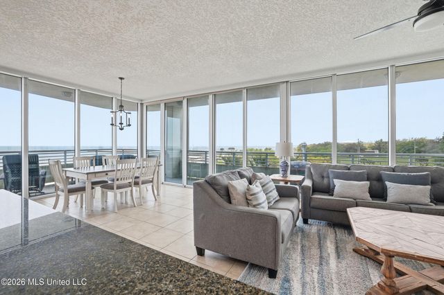 2060 Beach Boulevard, 204, Biloxi, MS 39531