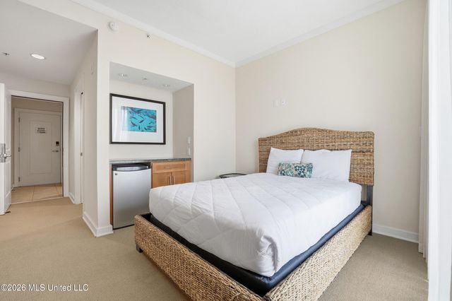 2060 Beach Boulevard, 204, Biloxi, MS 39531