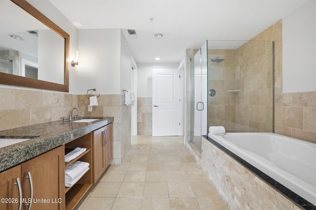 2060 Beach Boulevard, 204, Biloxi, MS 39531