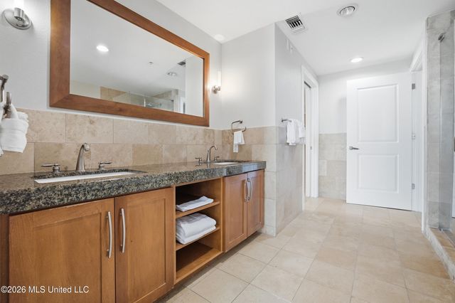 2060 Beach Boulevard, 204, Biloxi, MS 39531