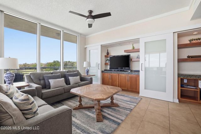 2060 Beach Boulevard, 204, Biloxi, MS 39531