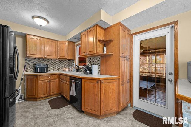 1115 35TH Avenue Court, East Moline, IL 61265