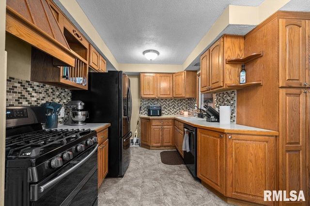 1115 35TH Avenue Court, East Moline, IL 61265