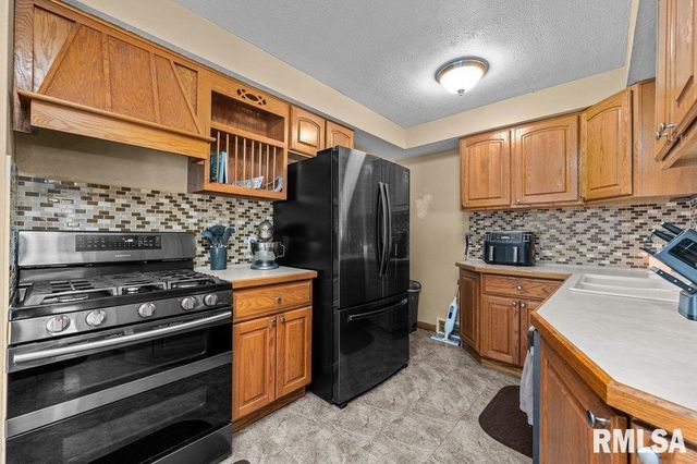 1115 35TH Avenue Court, East Moline, IL 61265