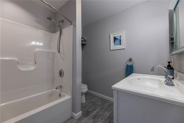 14 Clinton Avenue 3, Jamestown, RI 02835