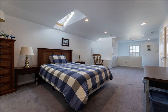 14 Clinton Avenue 3, Jamestown, RI 02835