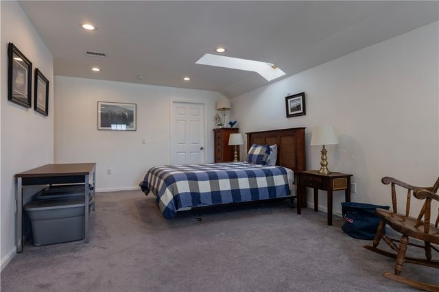 14 Clinton Avenue 3, Jamestown, RI 02835