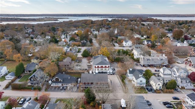 14 Clinton Avenue 3, Jamestown, RI 02835