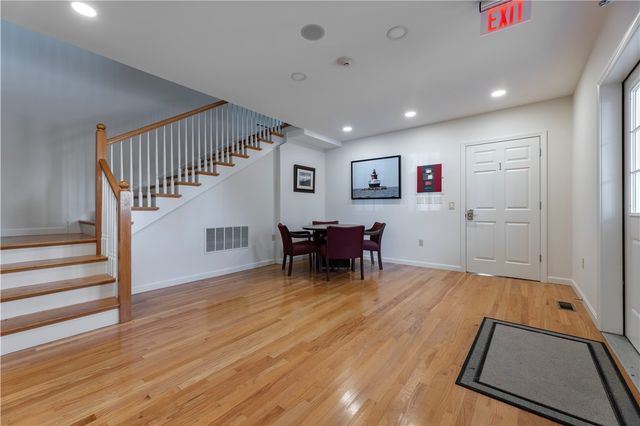 14 Clinton Avenue 3, Jamestown, RI 02835