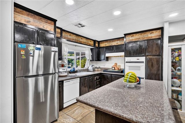 12861 West St 123, Garden Grove, CA 92840