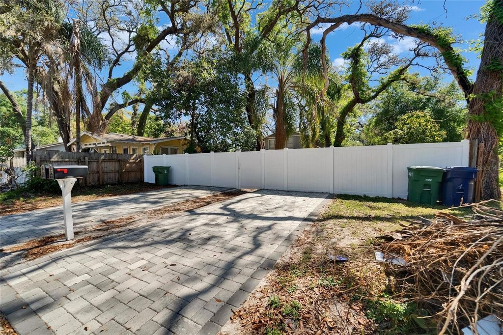 Image 3 of property listing at 4209 N 14TH STREET, Tampa, FL 33603
