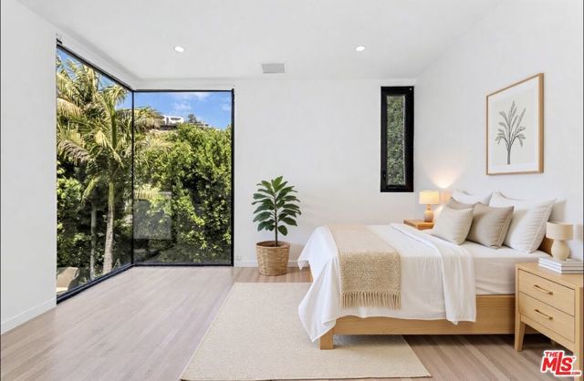 8516 Franklin Avenue, Los Angeles, CA 90069