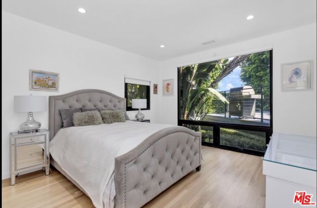 8516 Franklin Avenue, Los Angeles, CA 90069