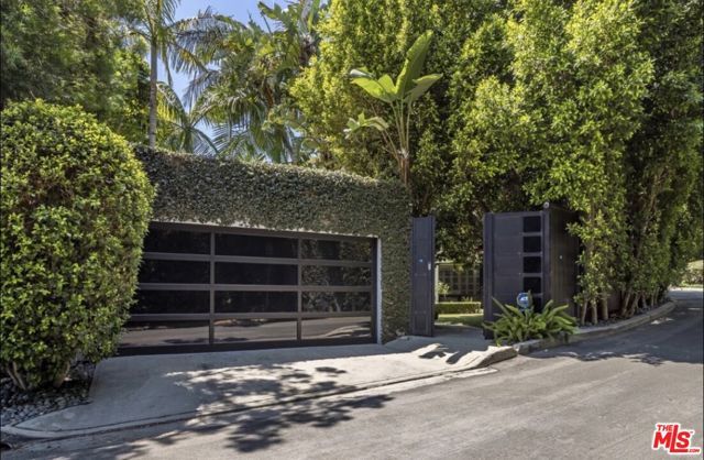 8516 Franklin Avenue, Los Angeles, CA 90069
