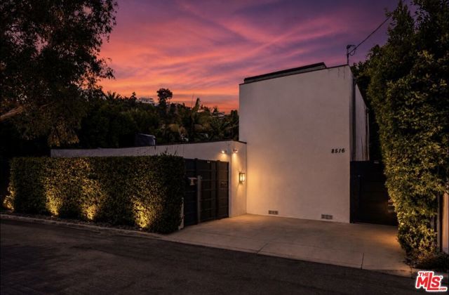 8516 Franklin Avenue, Los Angeles, CA 90069