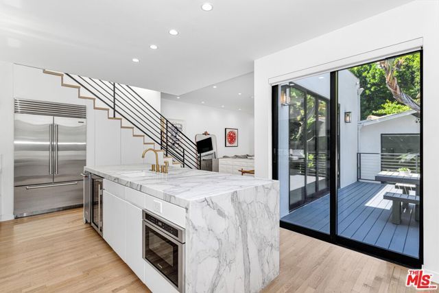 8516 Franklin Avenue, Los Angeles, CA 90069
