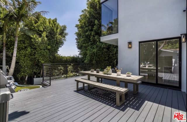 8516 Franklin Avenue, Los Angeles, CA 90069