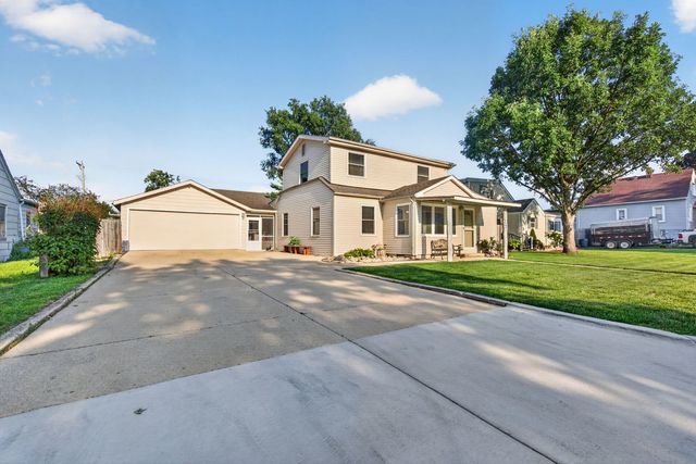 1712 Wilcox Street, Crest Hill, IL 60403