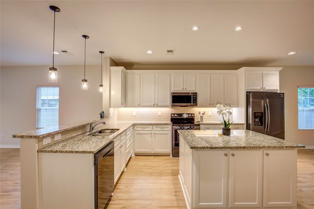 109 W Damon Street, Terrell, TX 75160
