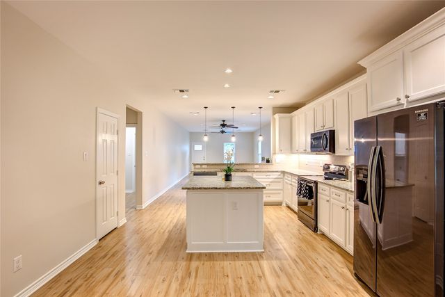 109 W Damon Street, Terrell, TX 75160