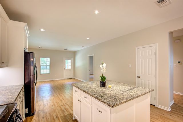109 W Damon Street, Terrell, TX 75160