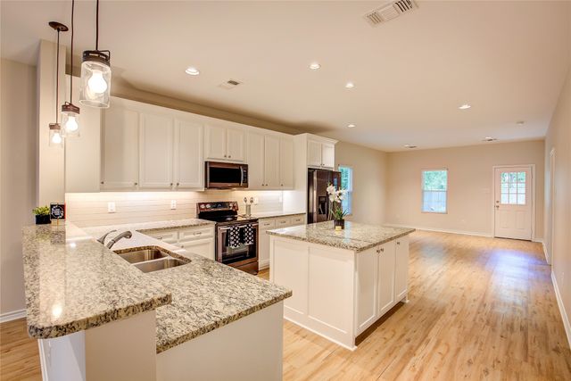 109 W Damon Street, Terrell, TX 75160