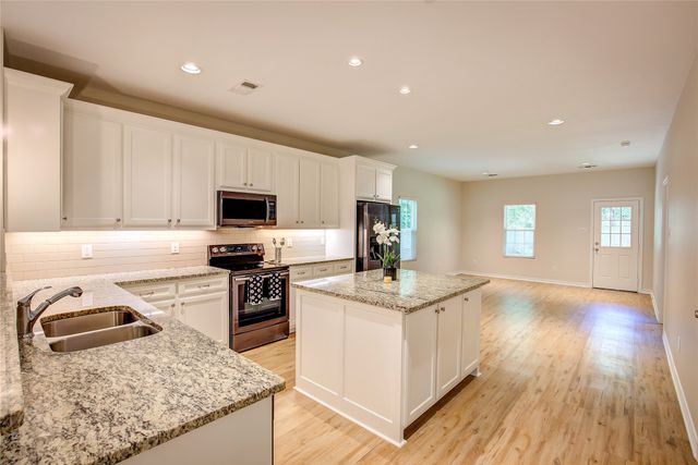 109 W Damon Street, Terrell, TX 75160