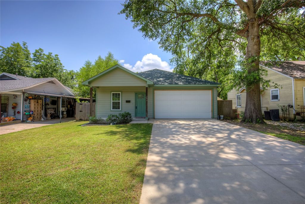 109 W Damon Street, Terrell, TX 75160