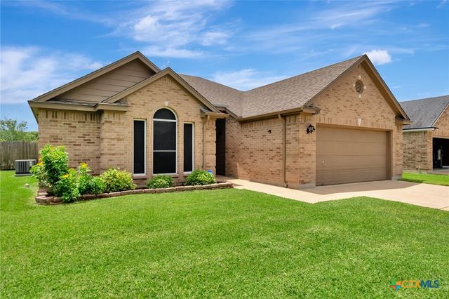 205 Arabian Drive, Victoria, TX 77904