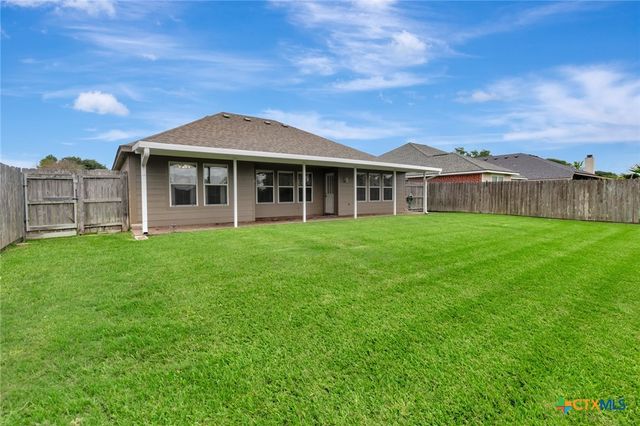 205 Arabian Drive, Victoria, TX 77904