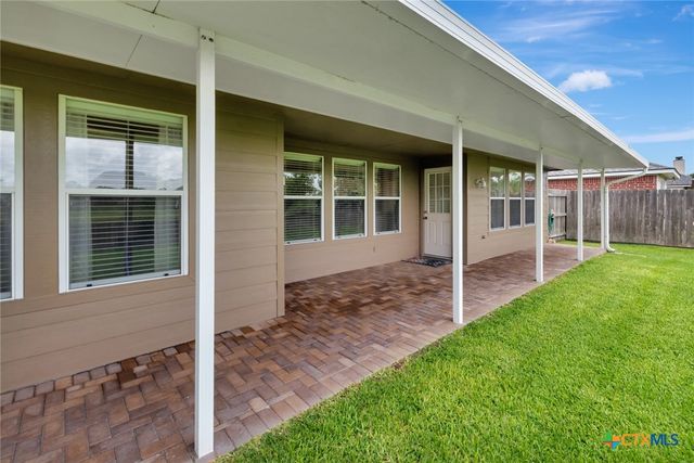 205 Arabian Drive, Victoria, TX 77904