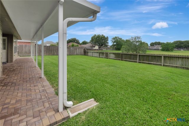 205 Arabian Drive, Victoria, TX 77904