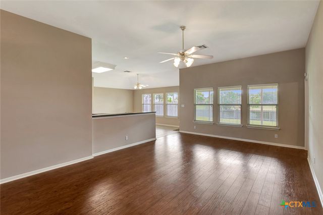 205 Arabian Drive, Victoria, TX 77904